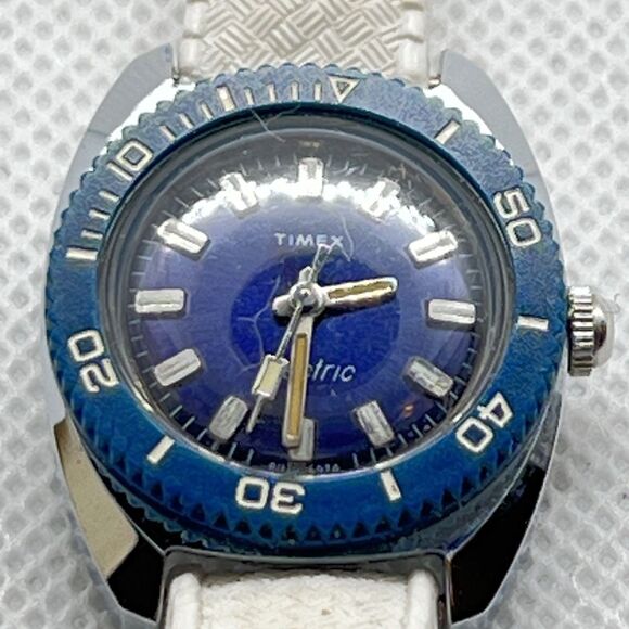 Women's Vintage 1960s Timex Water Resistant Pulse Watch for Medical Doctor/Nurse - Picture 3 of 8